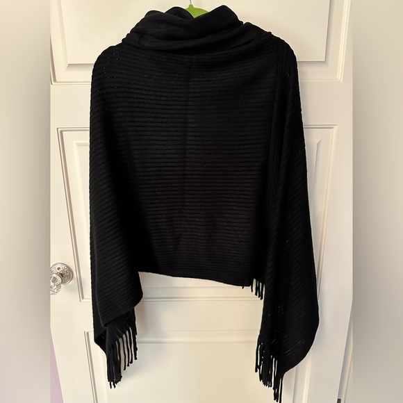 BCBGMAXAZRIA Black Knit Fringe Poncho/Wrap - Picture 5 of 7